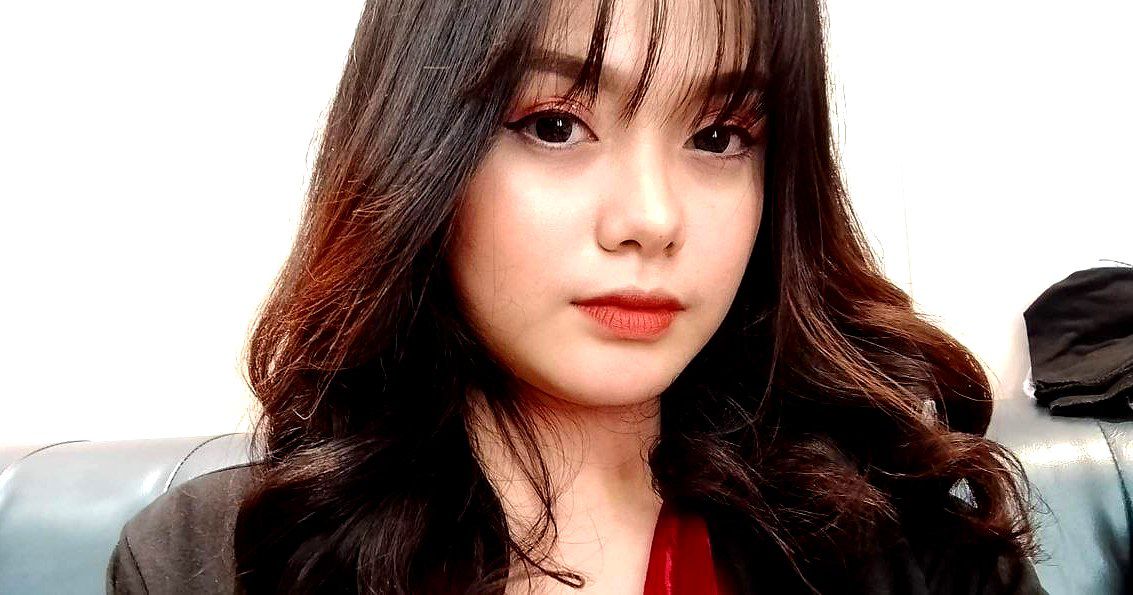 Chàng trai kiệt sức khi trả bài hai mẹ con 1 lúc