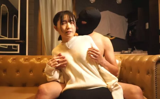 Đi khám phụ khoa gặp tên bác sĩ biến thái